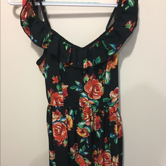 Gorgeous floral dress! - Picture 1 of 3